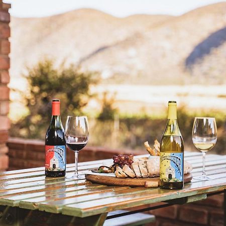 Otavi Vineyards Self-Catering & Camping Extérieur photo