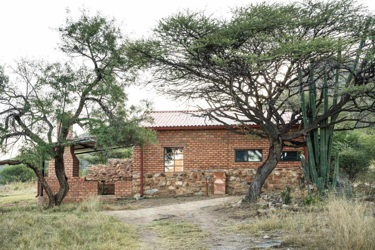 Otavi Vineyards Self-Catering & Camping Extérieur photo