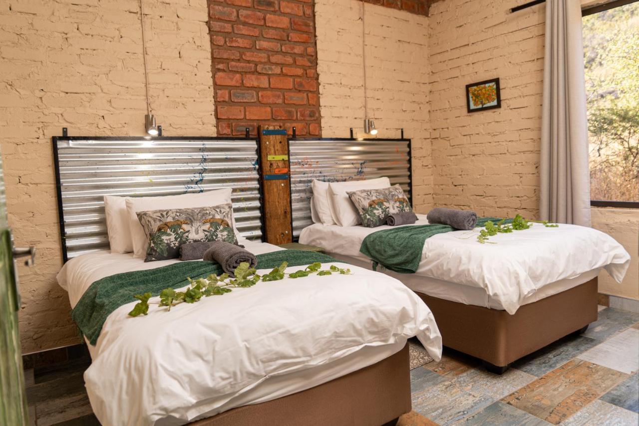 Otavi Vineyards Self-Catering & Camping Extérieur photo