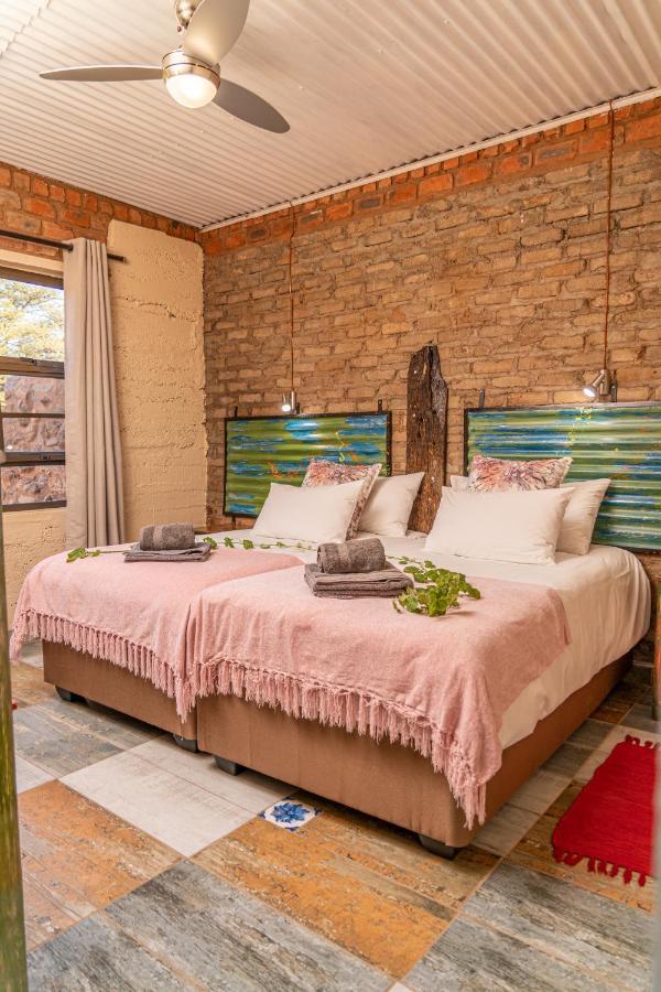 Otavi Vineyards Self-Catering & Camping Extérieur photo