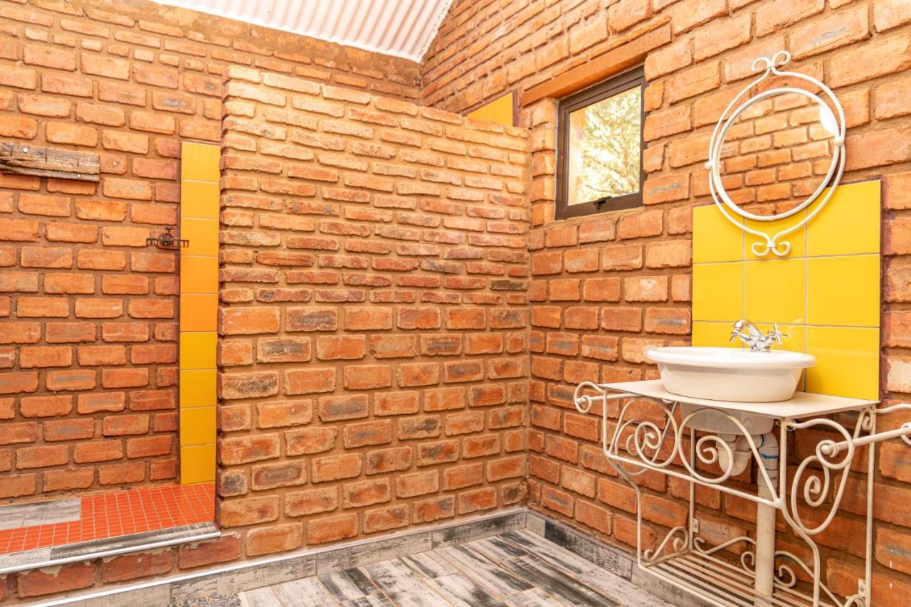 Otavi Vineyards Self-Catering & Camping Extérieur photo