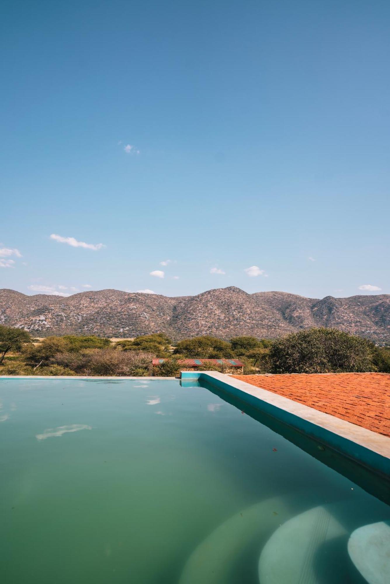 Otavi Vineyards Self-Catering & Camping Extérieur photo