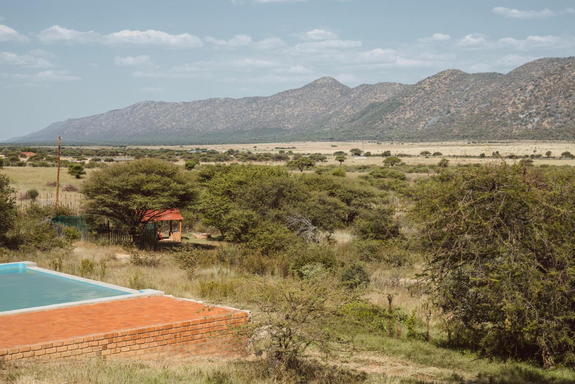 Otavi Vineyards Self-Catering & Camping Extérieur photo